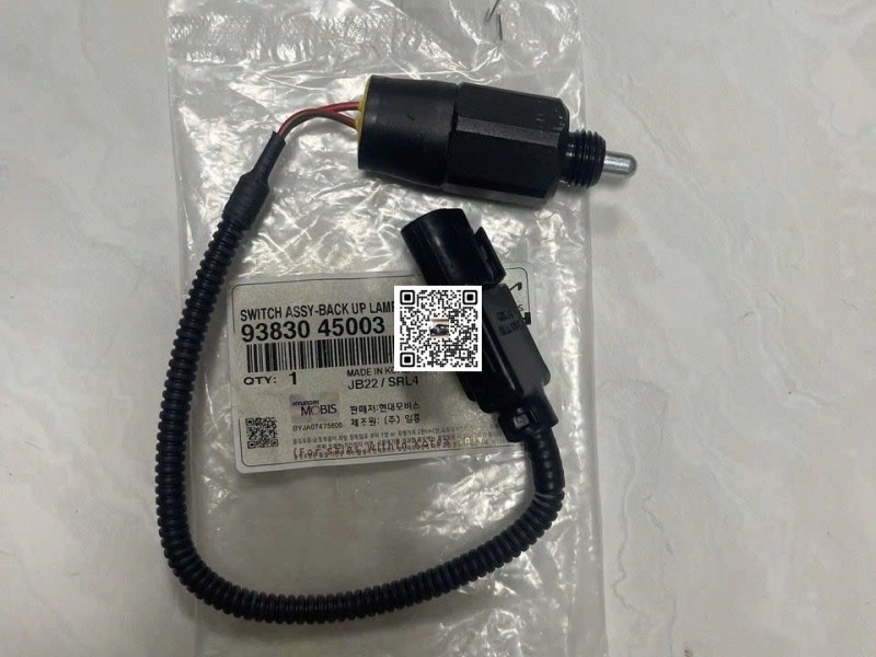 Công tắc báo lùi Hyundai HD72 HD99 110S cảm biến de  HD700 HD800 chính hãng