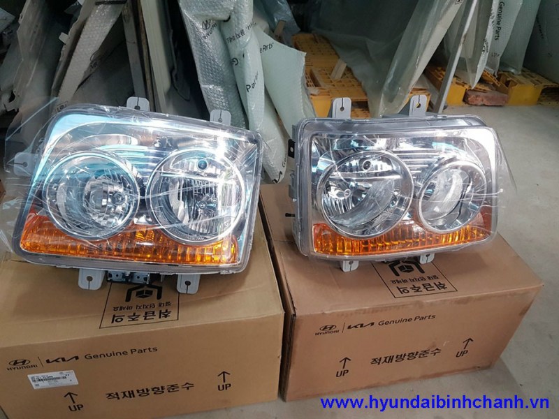 Đèn pha Hyundai Trago