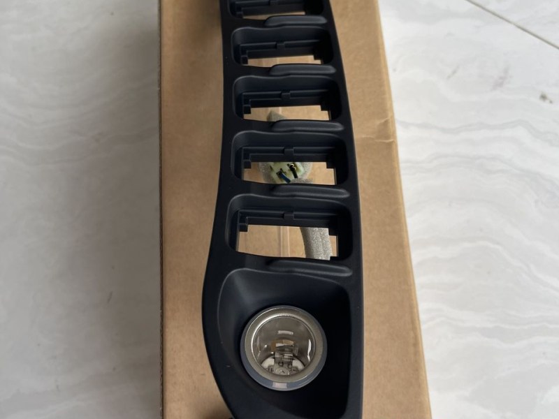 Tẩu mồi thuốc Hyundai HD72 HD99 110S N250 HD700 HD800 chính hãng