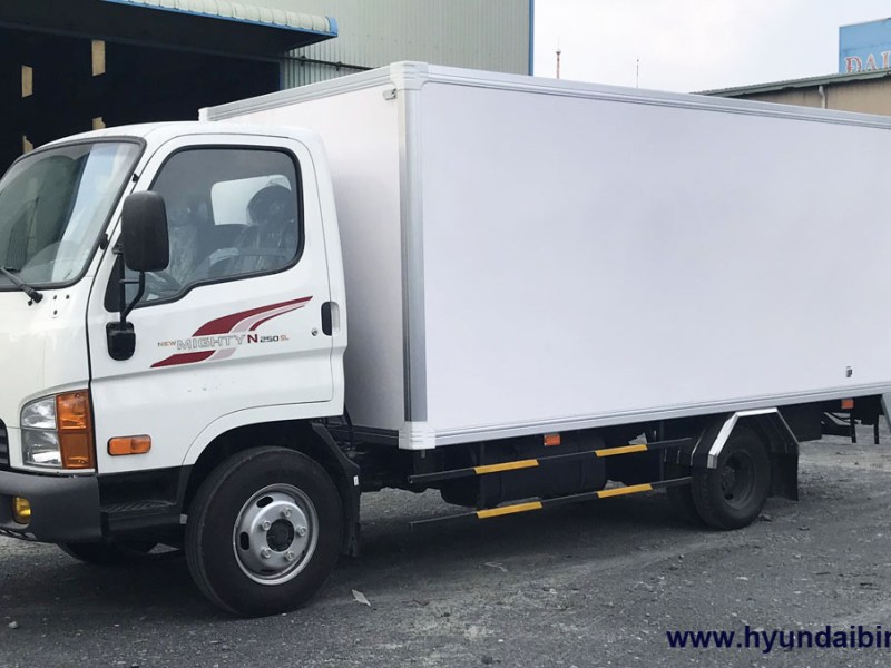 hyundai n250sl thung mui bat